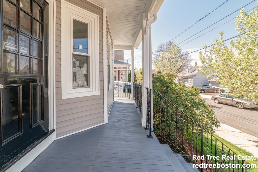 11 Baker Rd, Everett