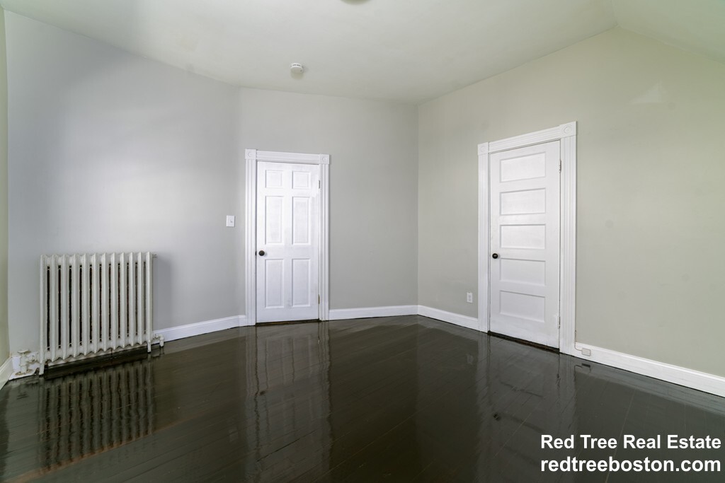 11 Baker Rd, Everett