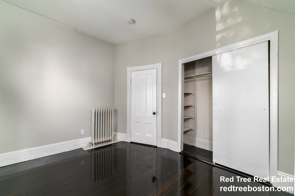 11 Baker Rd, Everett