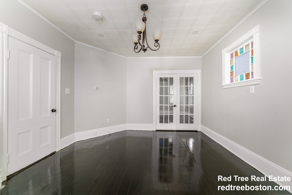 11 Baker Rd, Everett