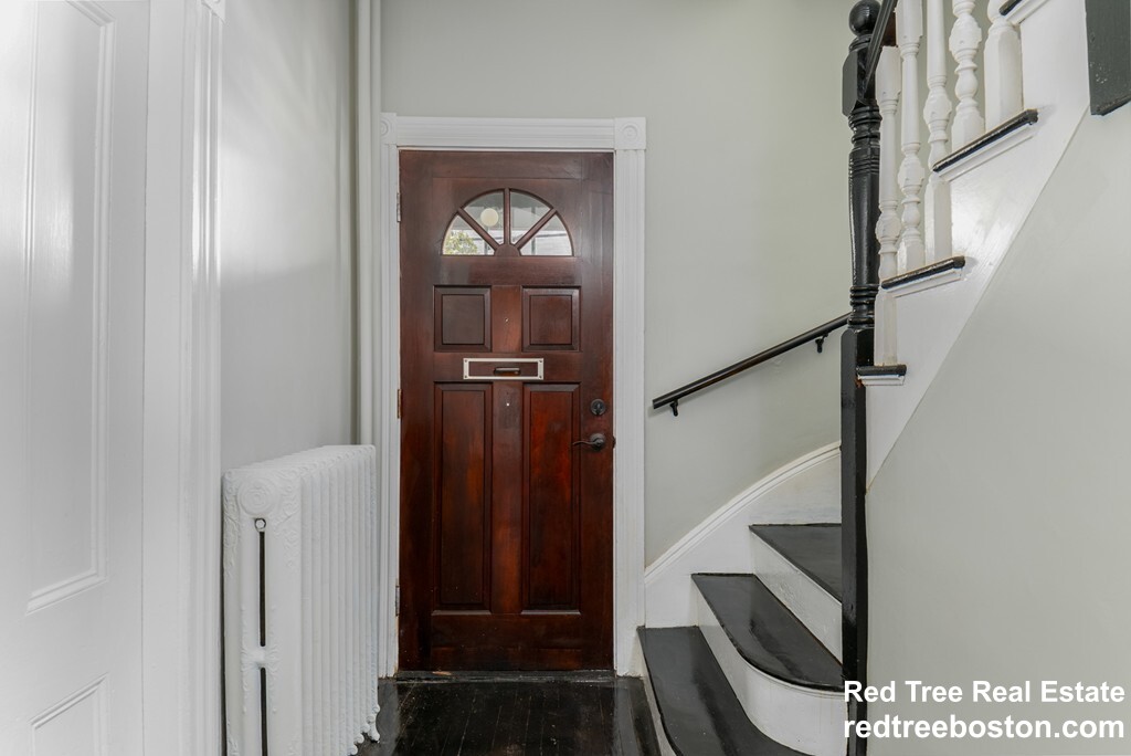 11 Baker Rd, Everett