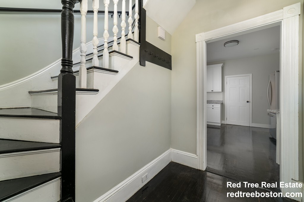 11 Baker Rd, Everett