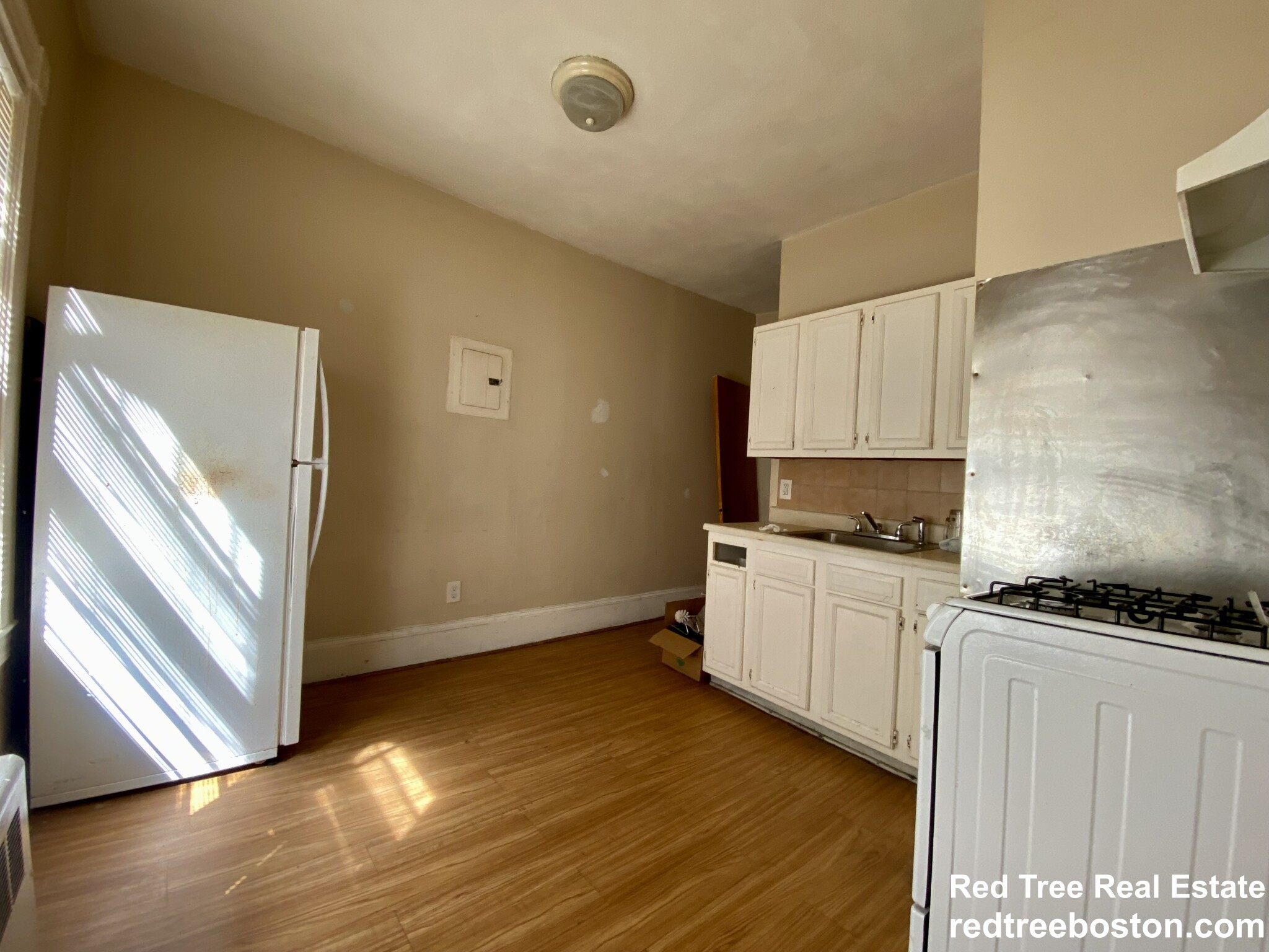 765 Broadway, Chelsea