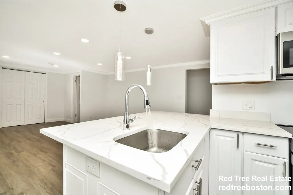 17 Nason St, Brockton