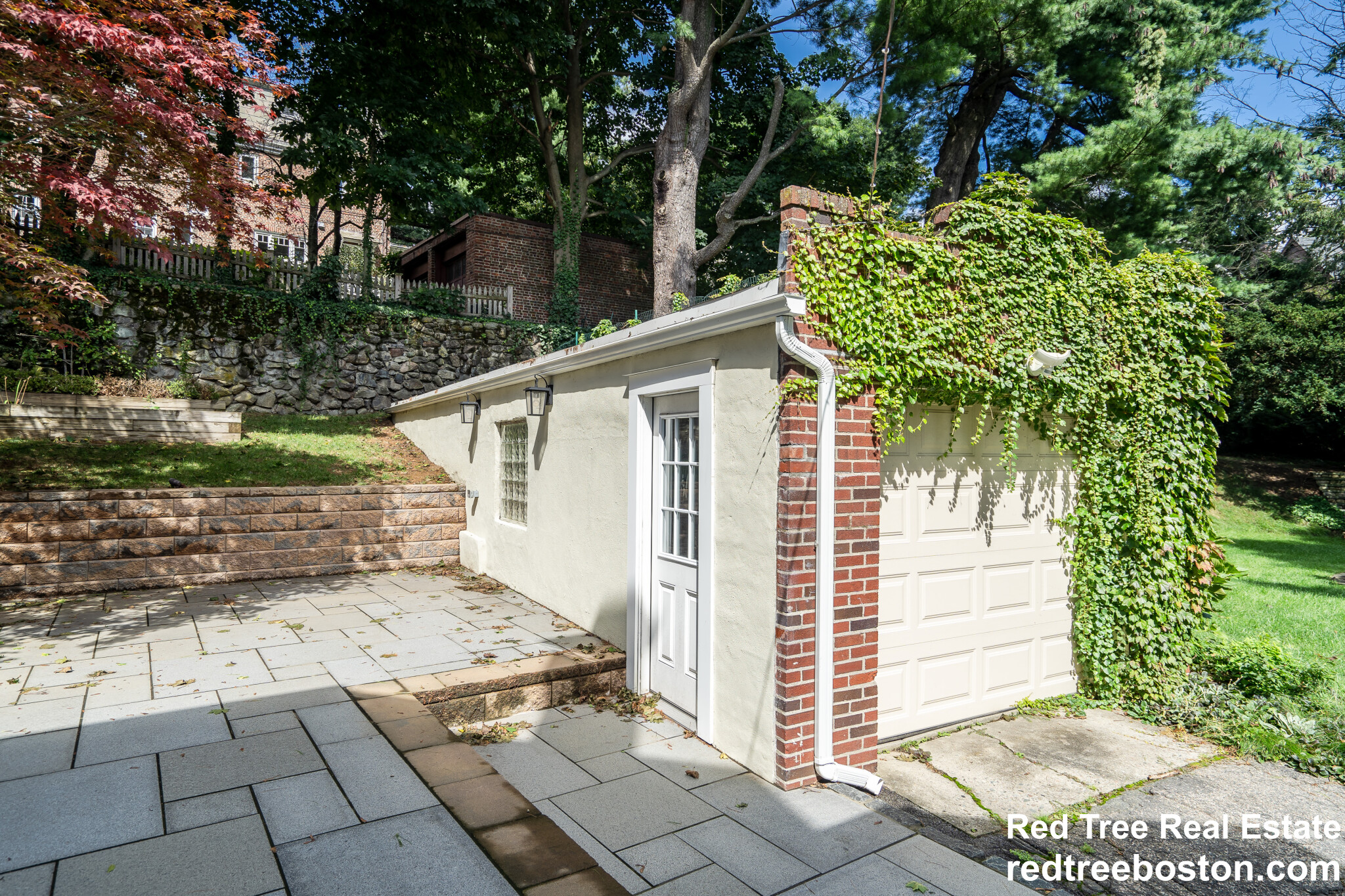 75 Somerset Rd, Brookline Hills