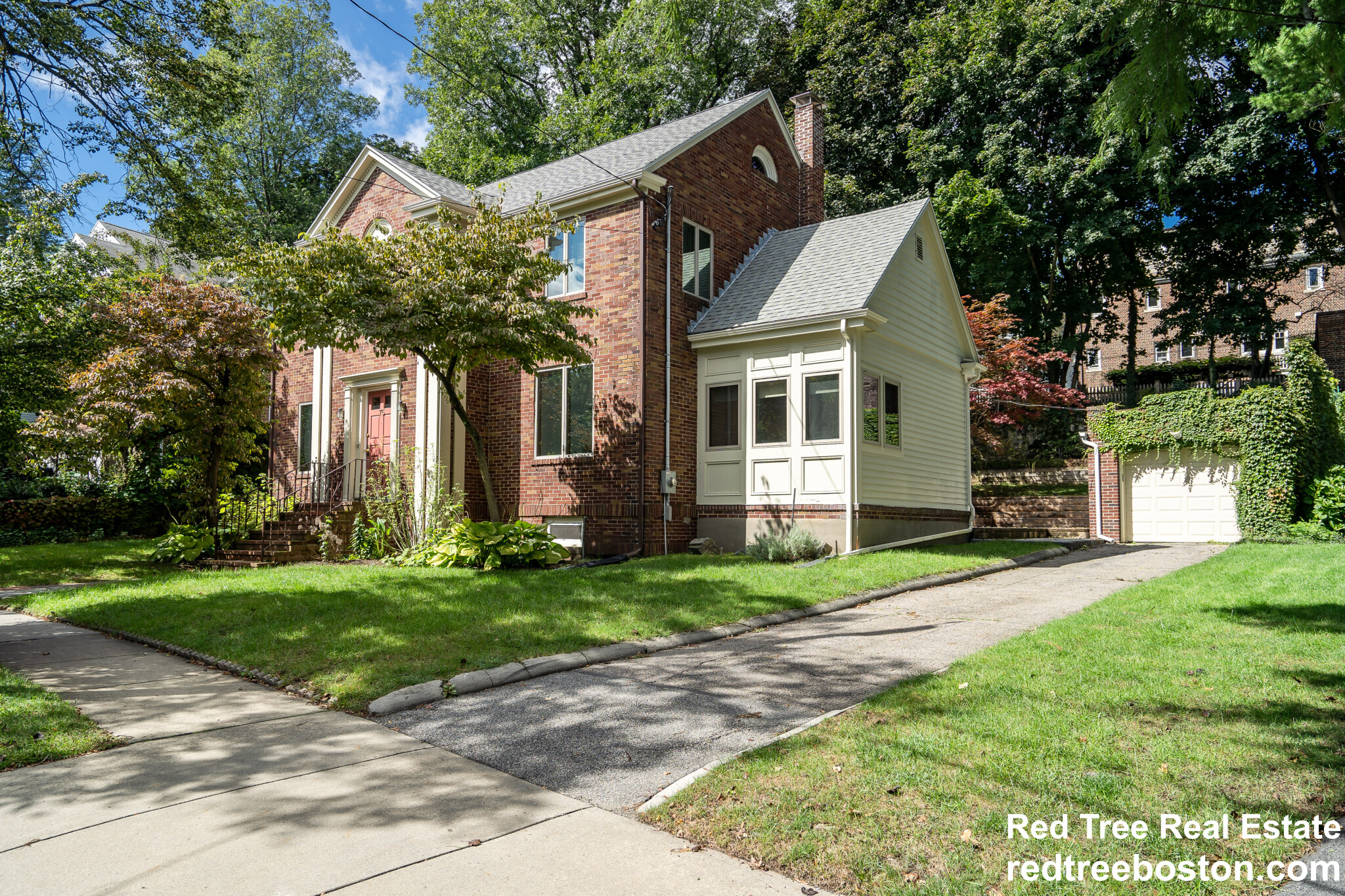 75 Somerset Rd, Brookline Hills