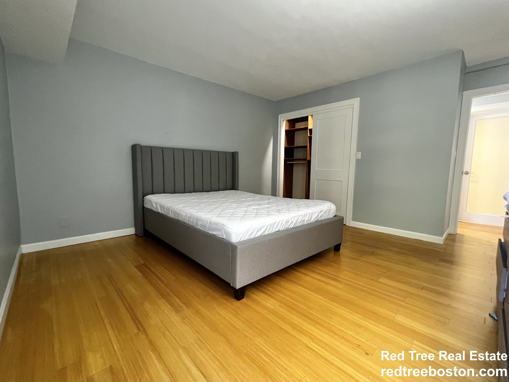 57 Broadlawn Park, Chestnut Hill