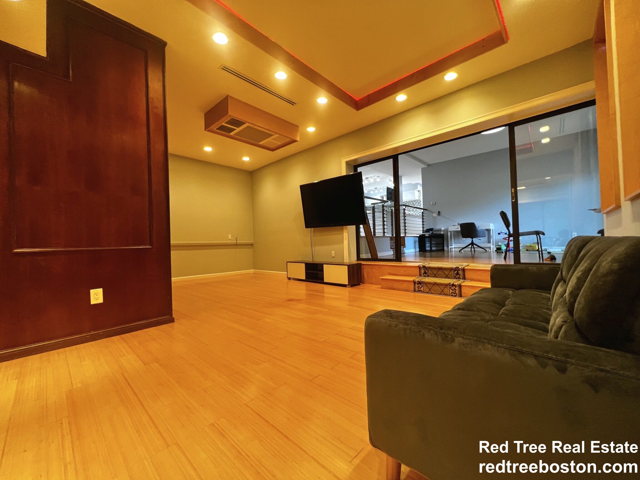 57 Broadlawn Park, Chestnut Hill