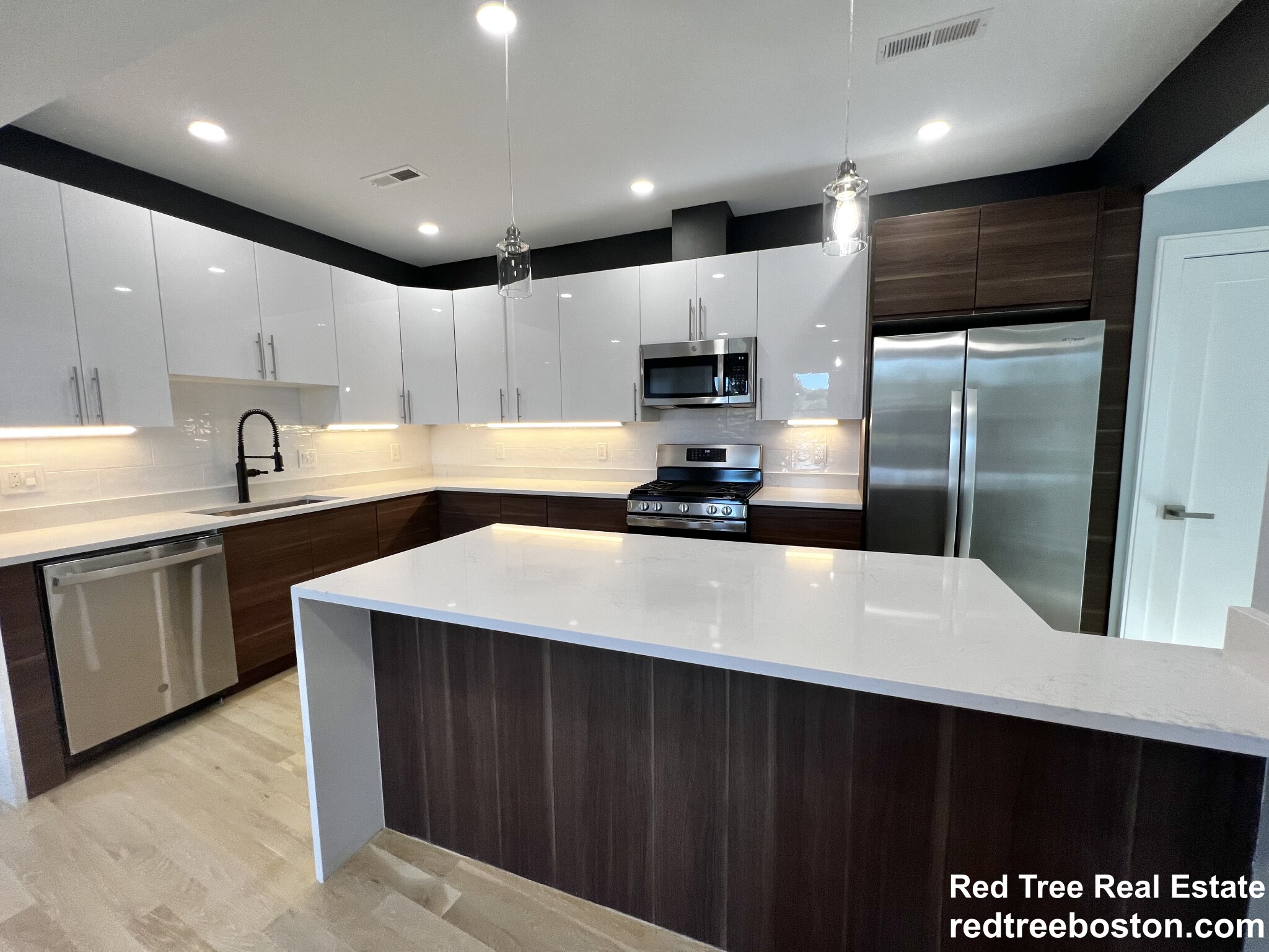 9 University Rd, Brookline Hills