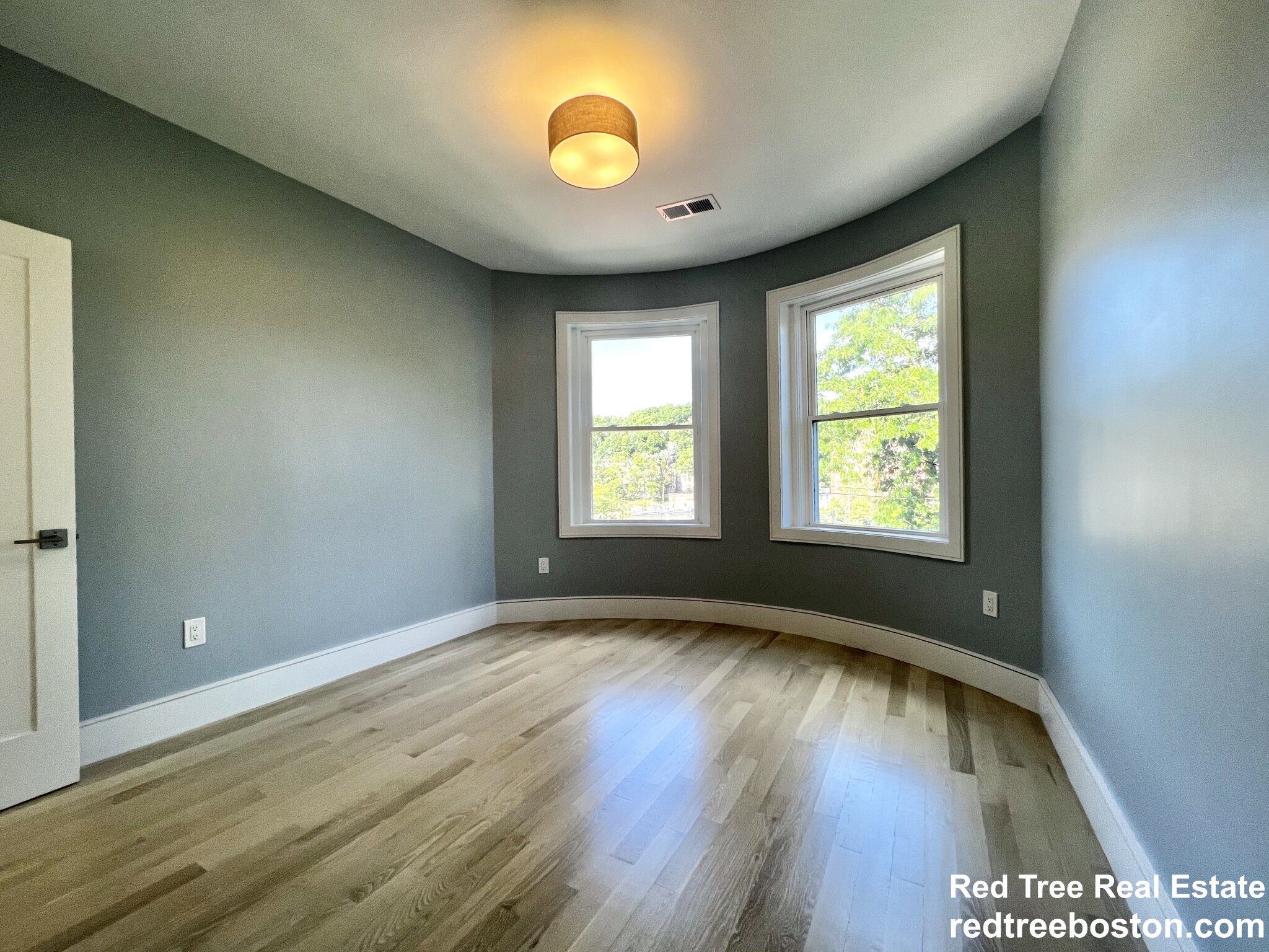 9 University Rd, Brookline Hills