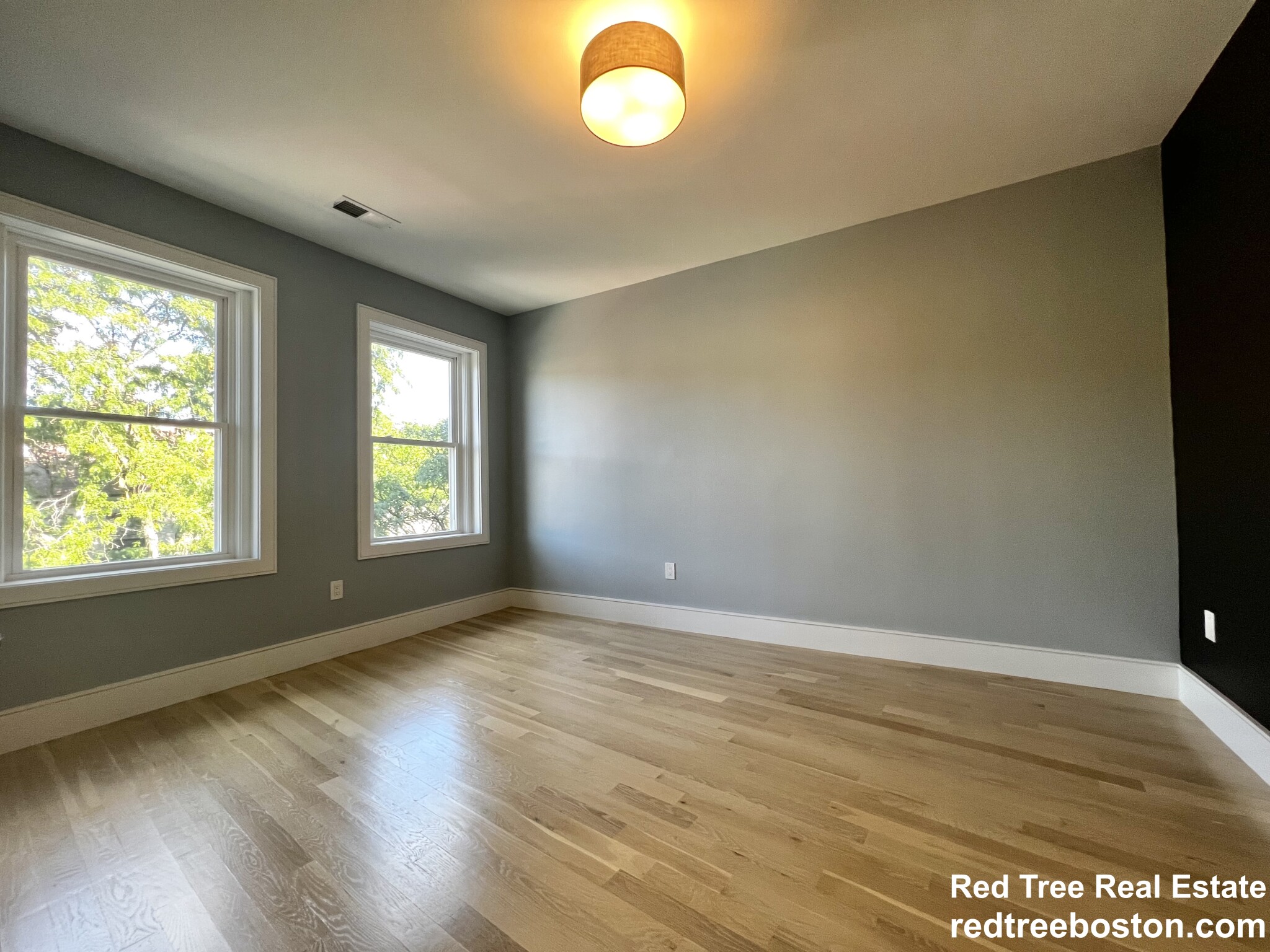 9 University Rd, Brookline Hills