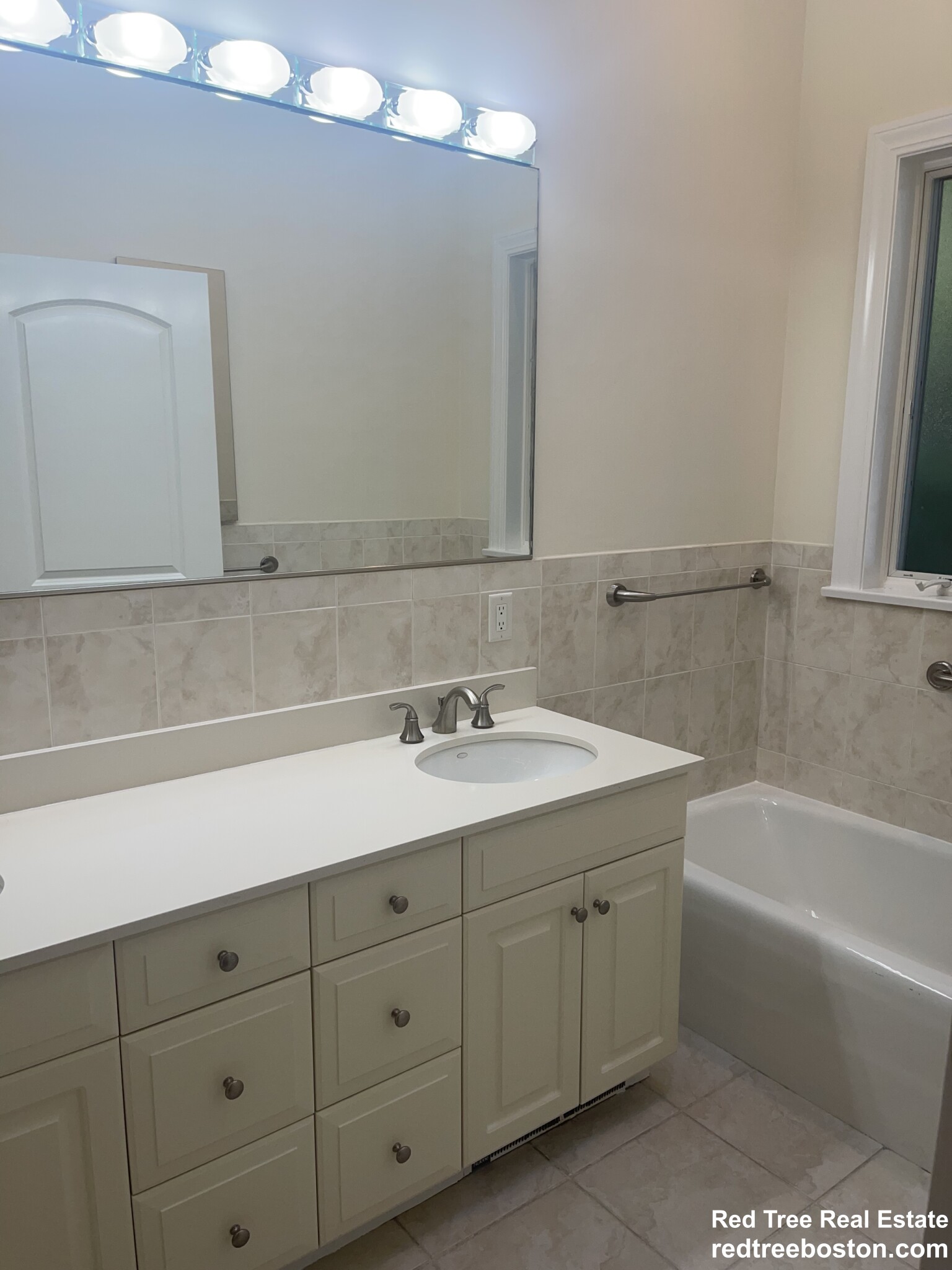 900 West Roxbury Pkwy, Chestnut Hill