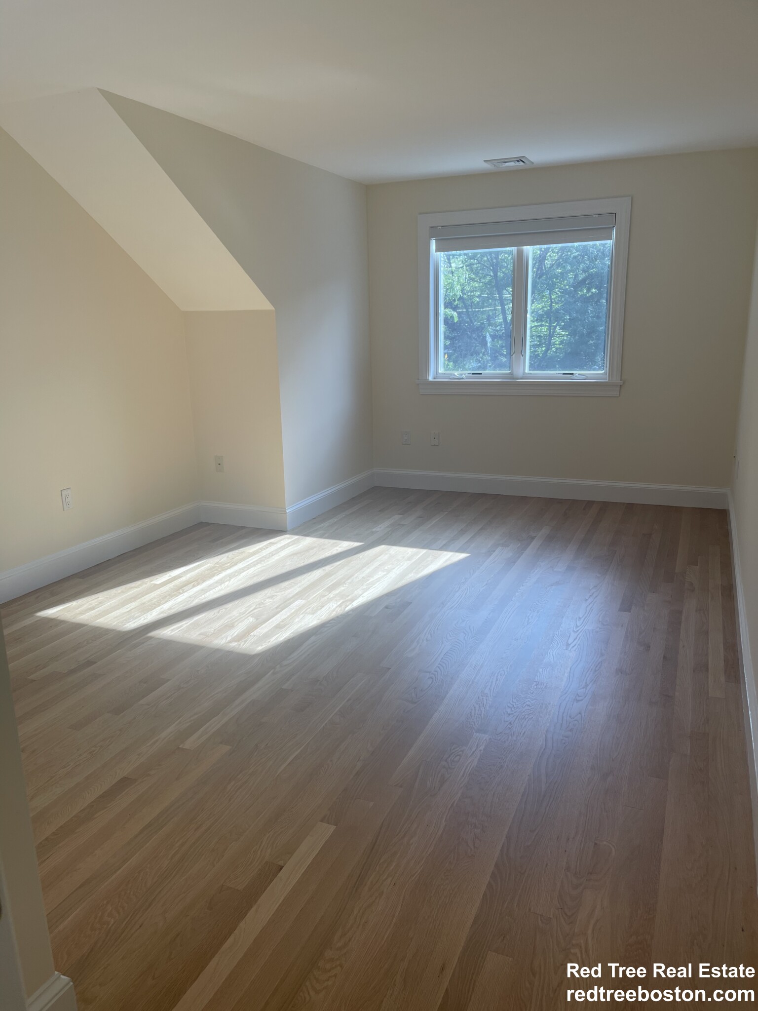 900 West Roxbury Pkwy, Chestnut Hill