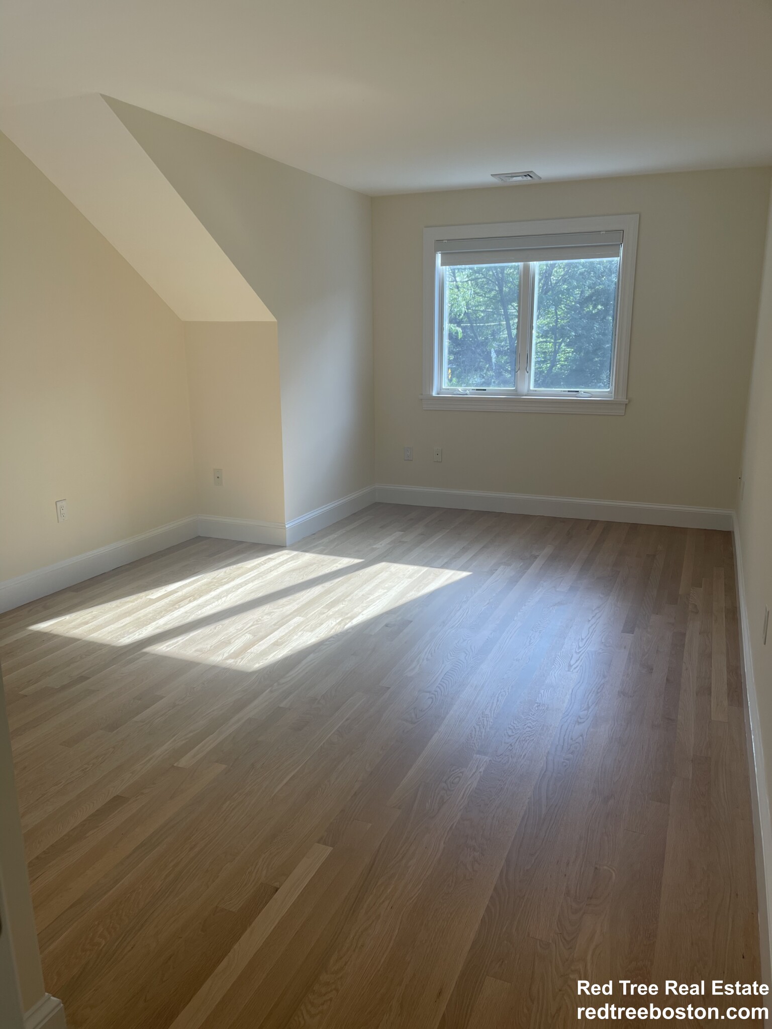 900 West Roxbury Pkwy, Chestnut Hill