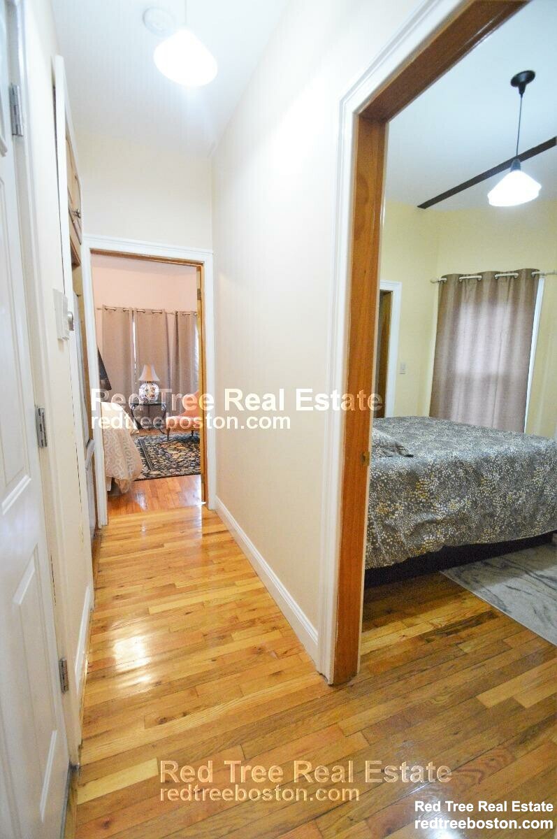 1031 Tremont St, South End