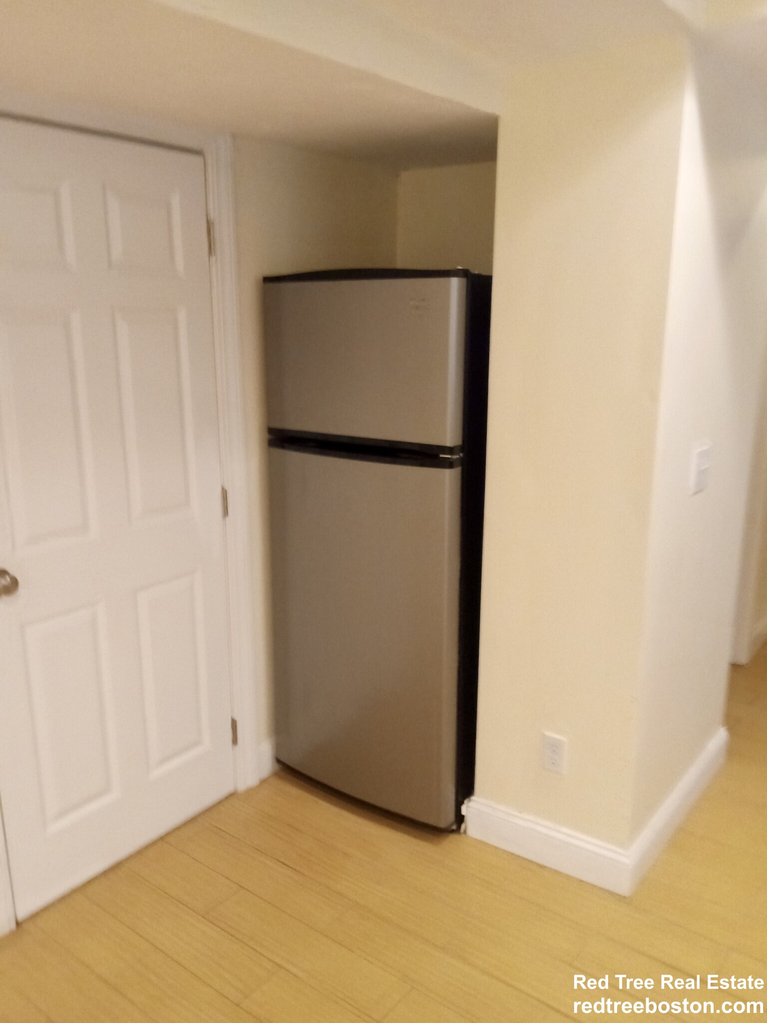 64 Cedar St, Wellesley