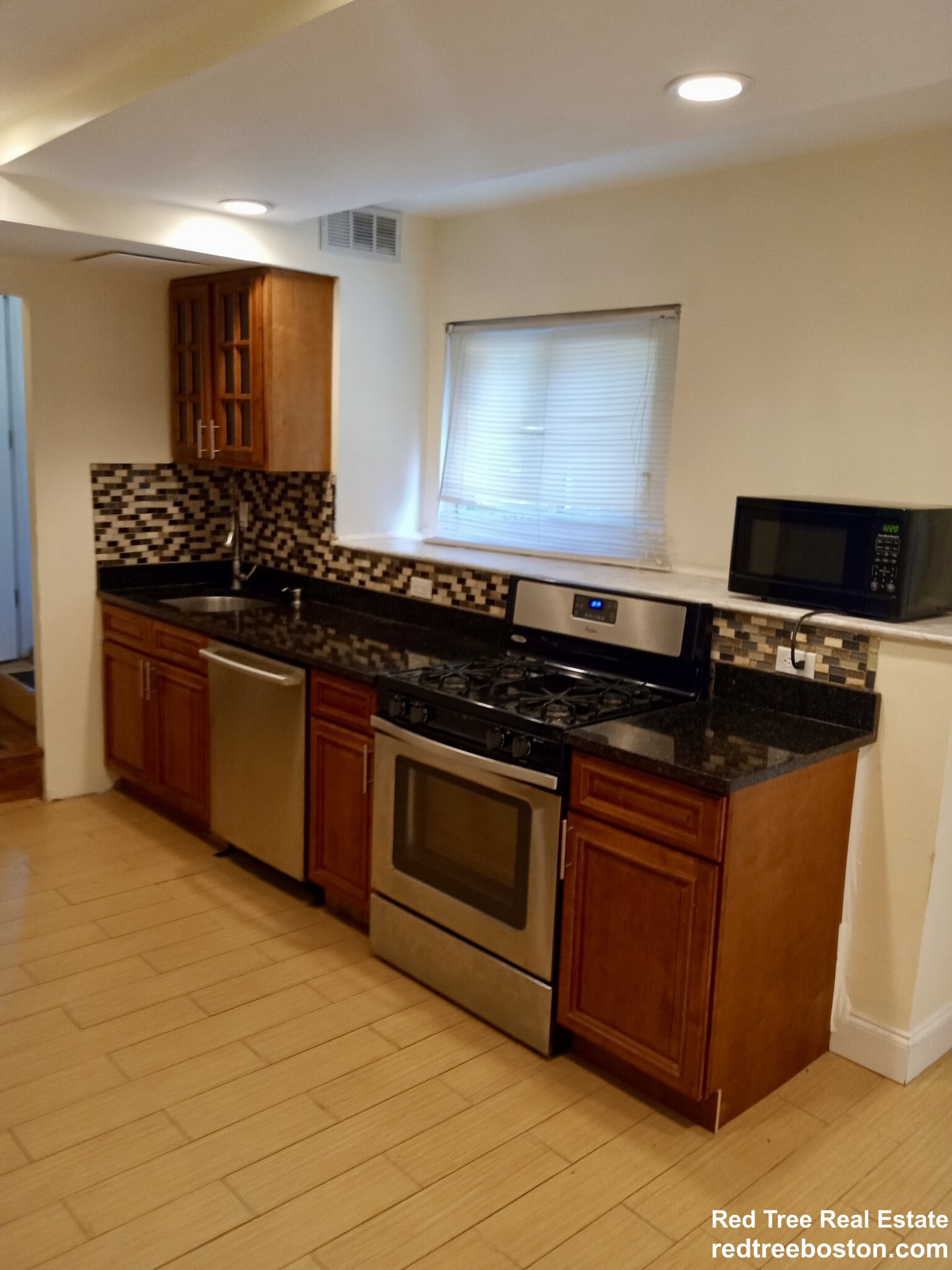 64 Cedar St, Wellesley