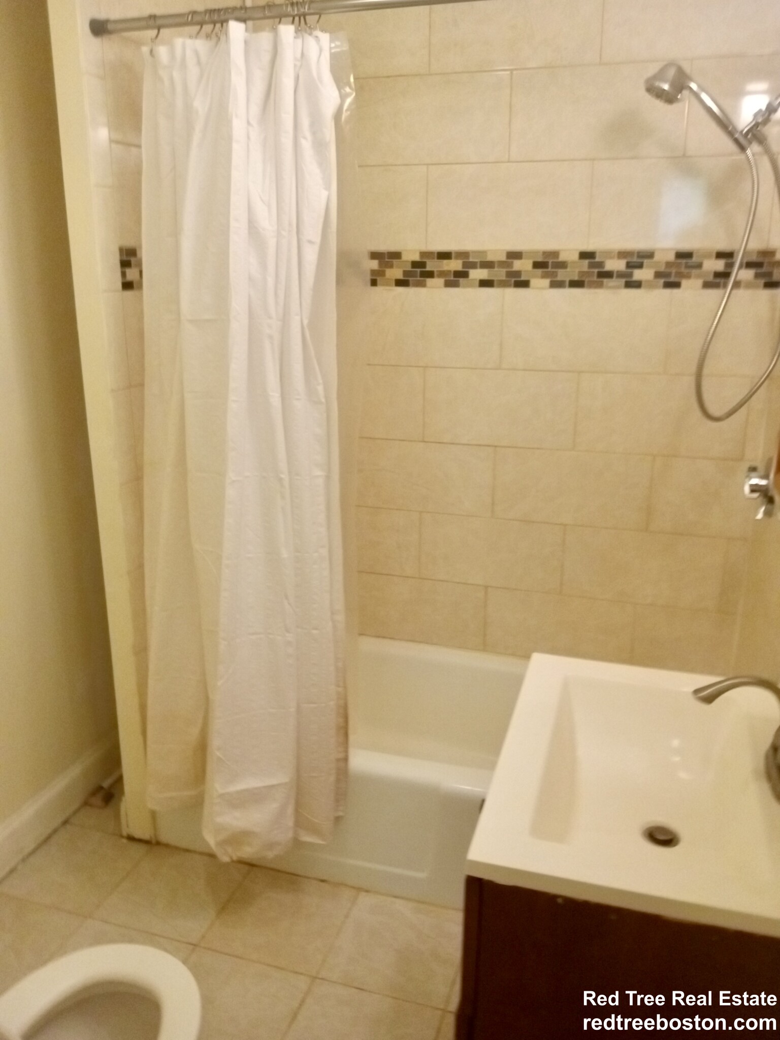 64 Cedar St, Wellesley