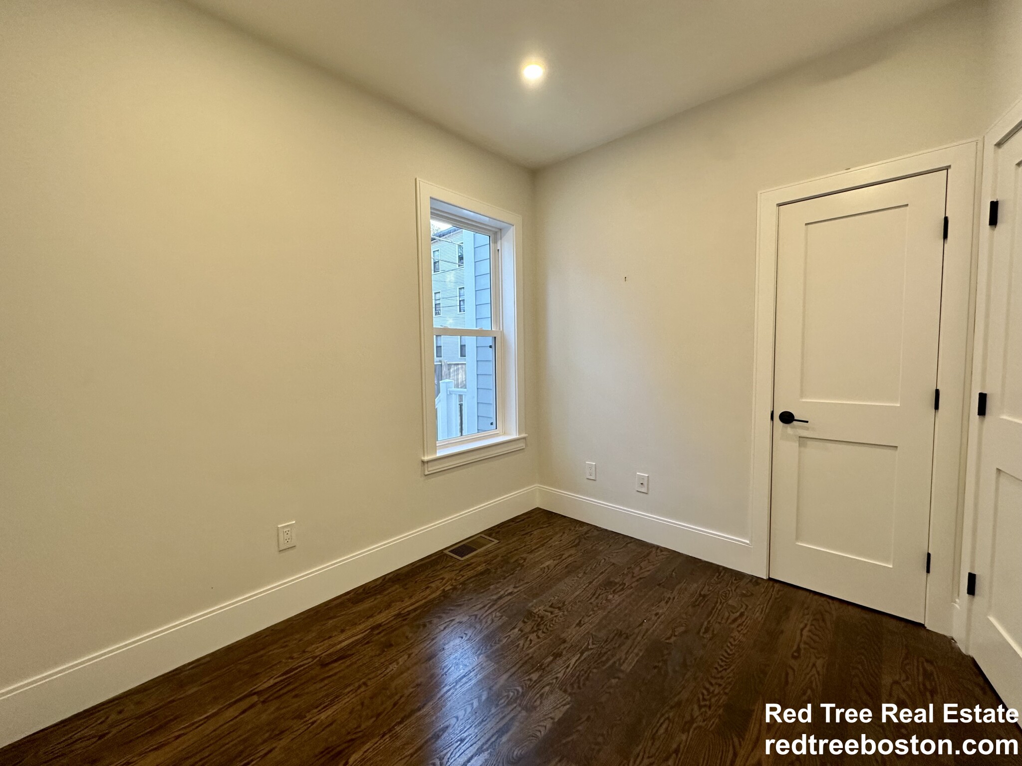 14 Porter St, Jamaica Plain