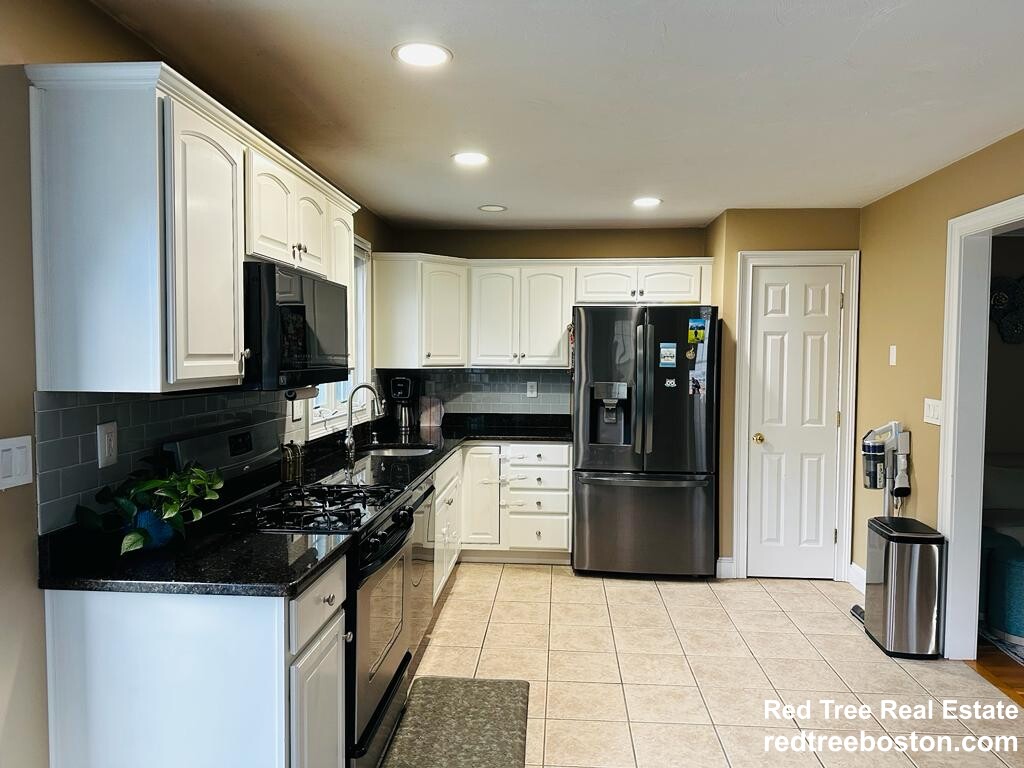 966 Washington St, Weymouth