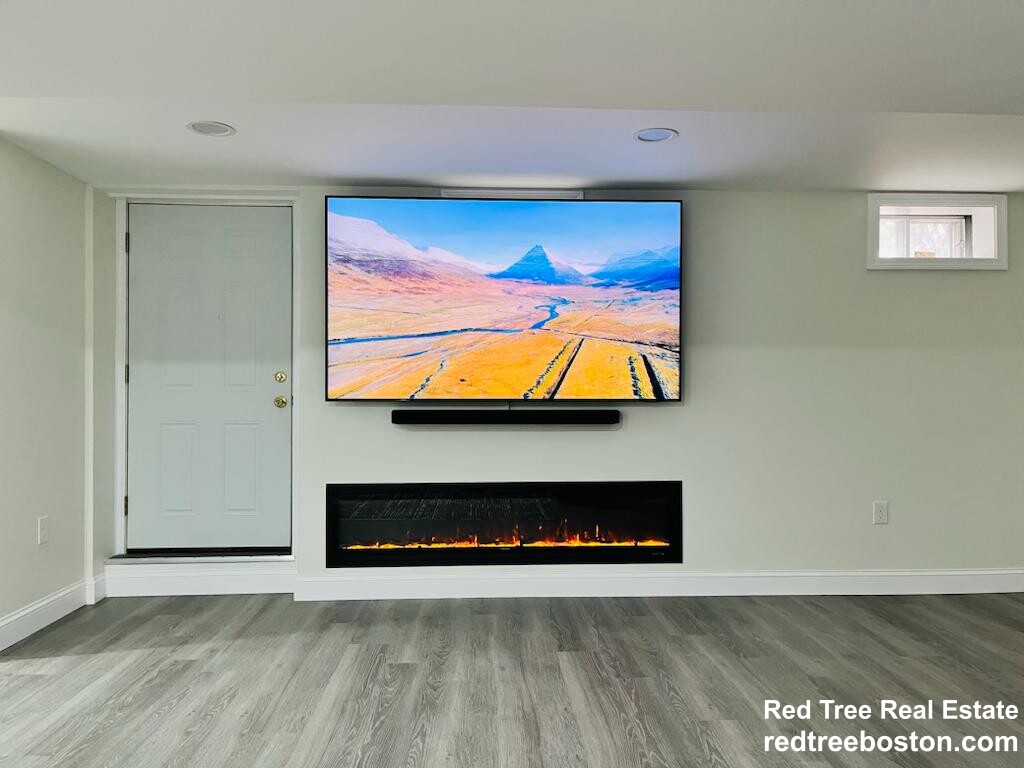 966 Washington St, Weymouth