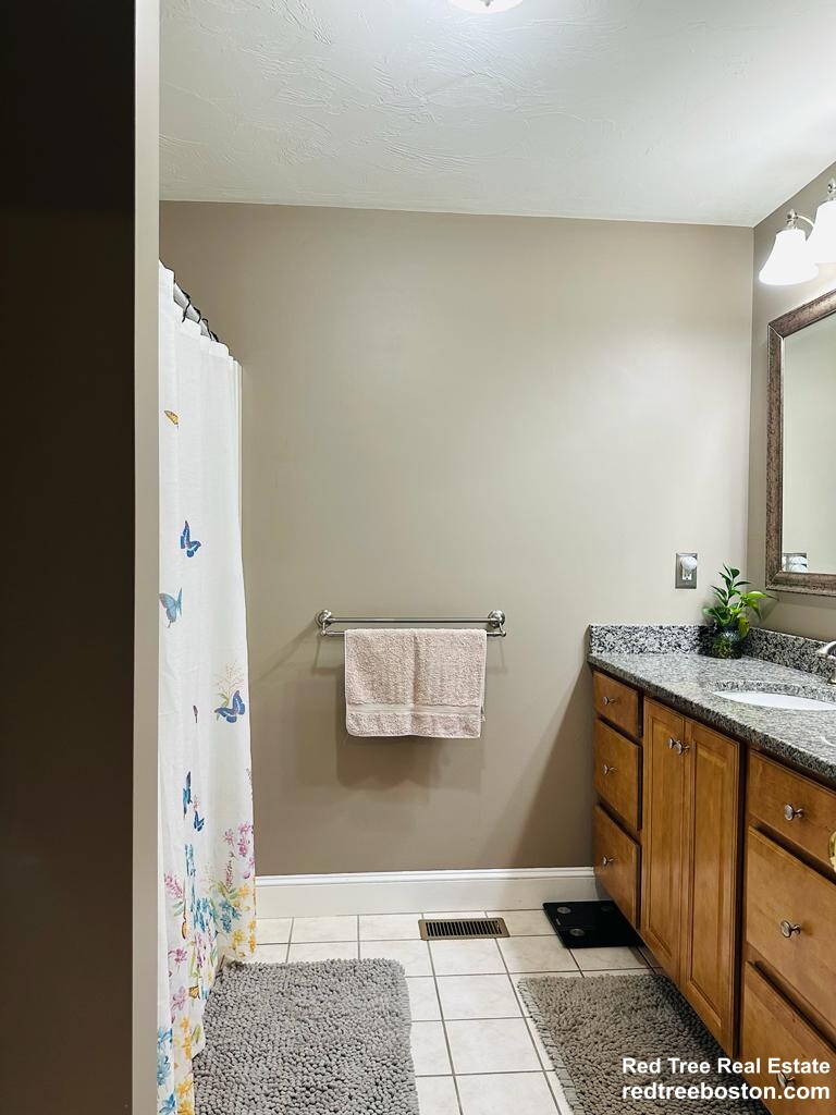 966 Washington St, Weymouth