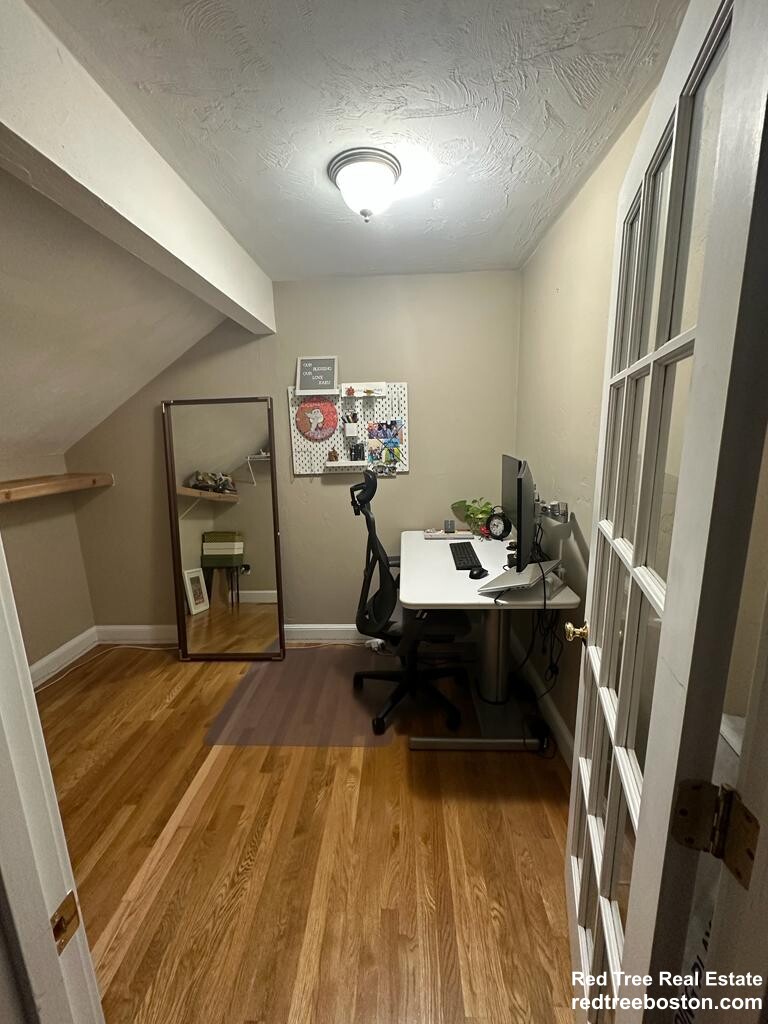 966 Washington St, Weymouth