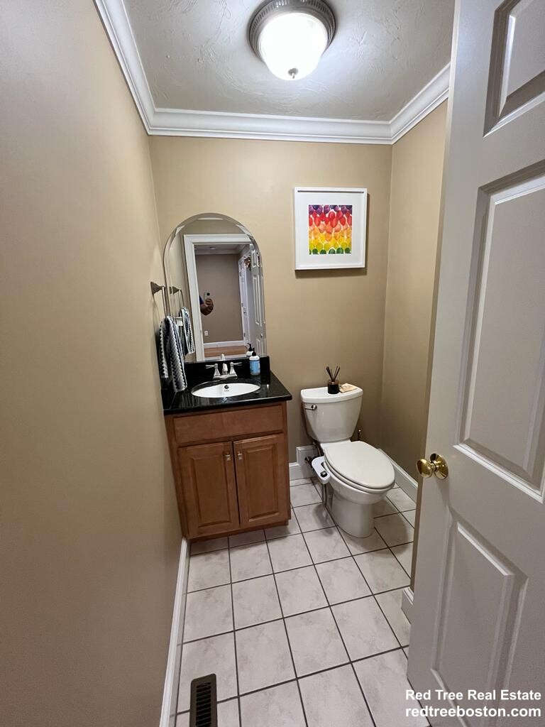 966 Washington St, Weymouth