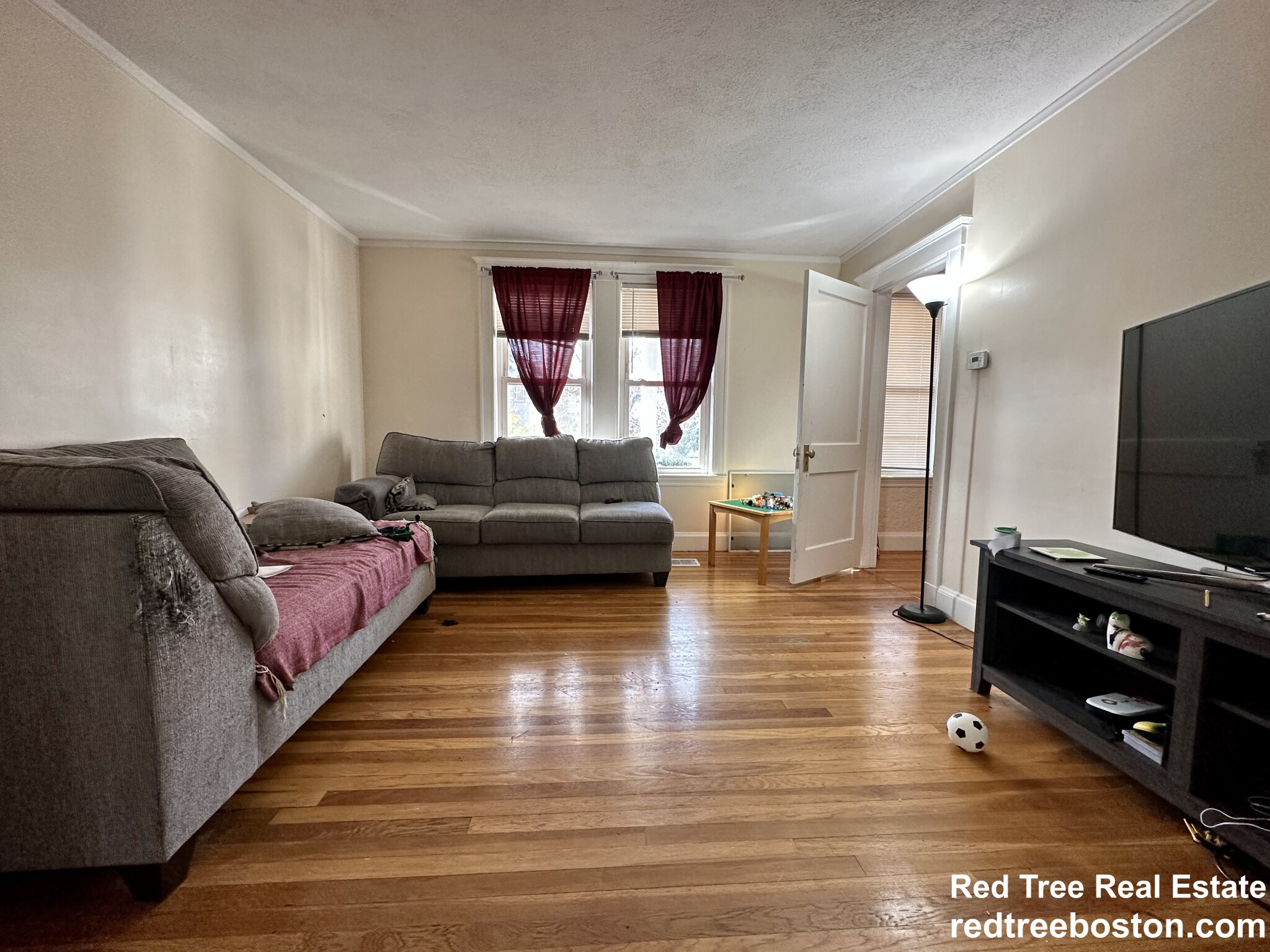 74 Lewis St, Everett