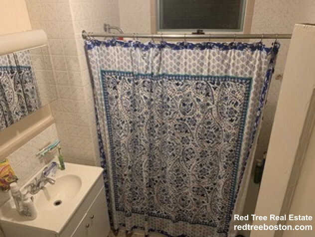 74 Lewis St, Everett