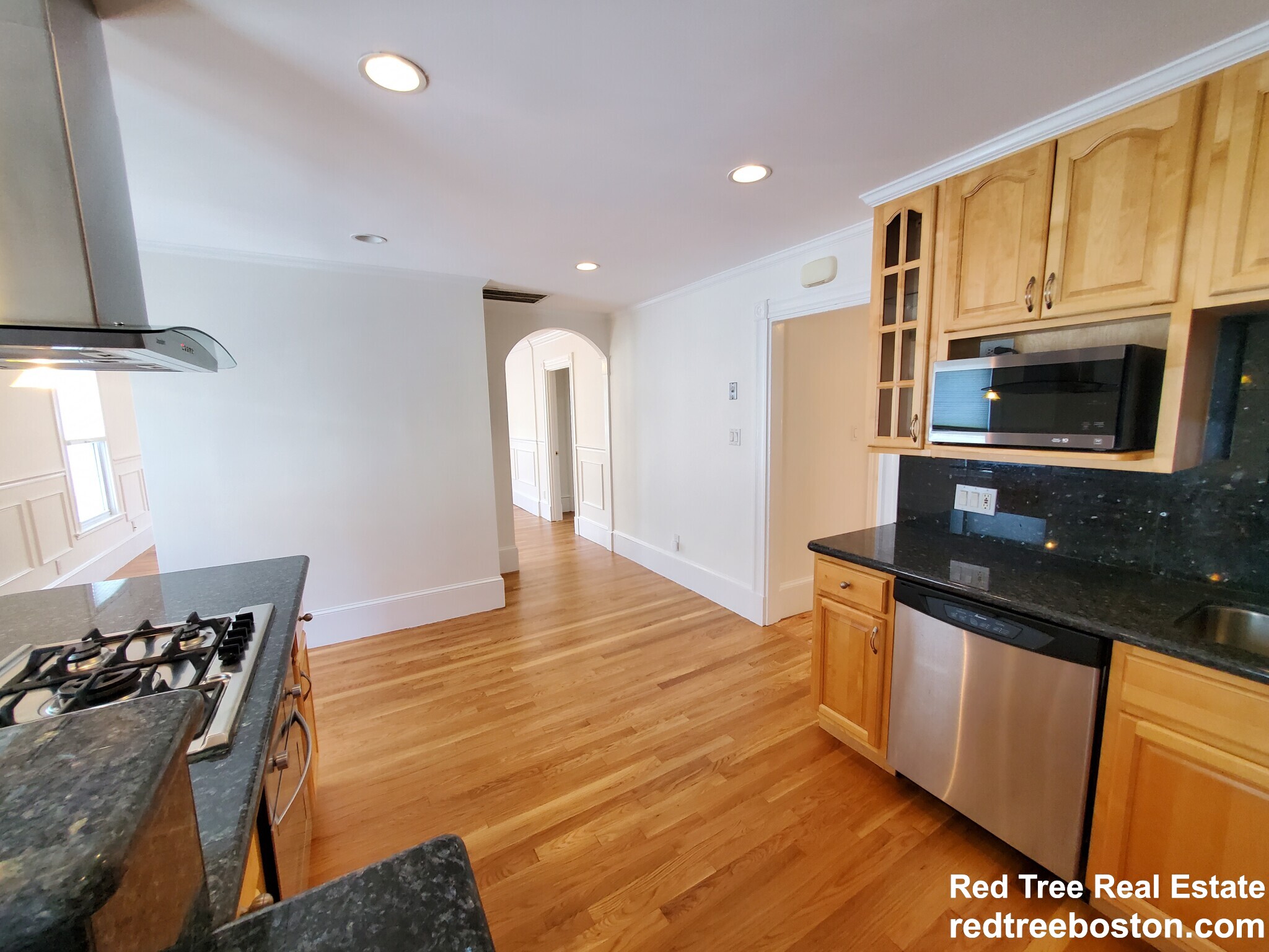 8 White Ave, Chestnut Hill