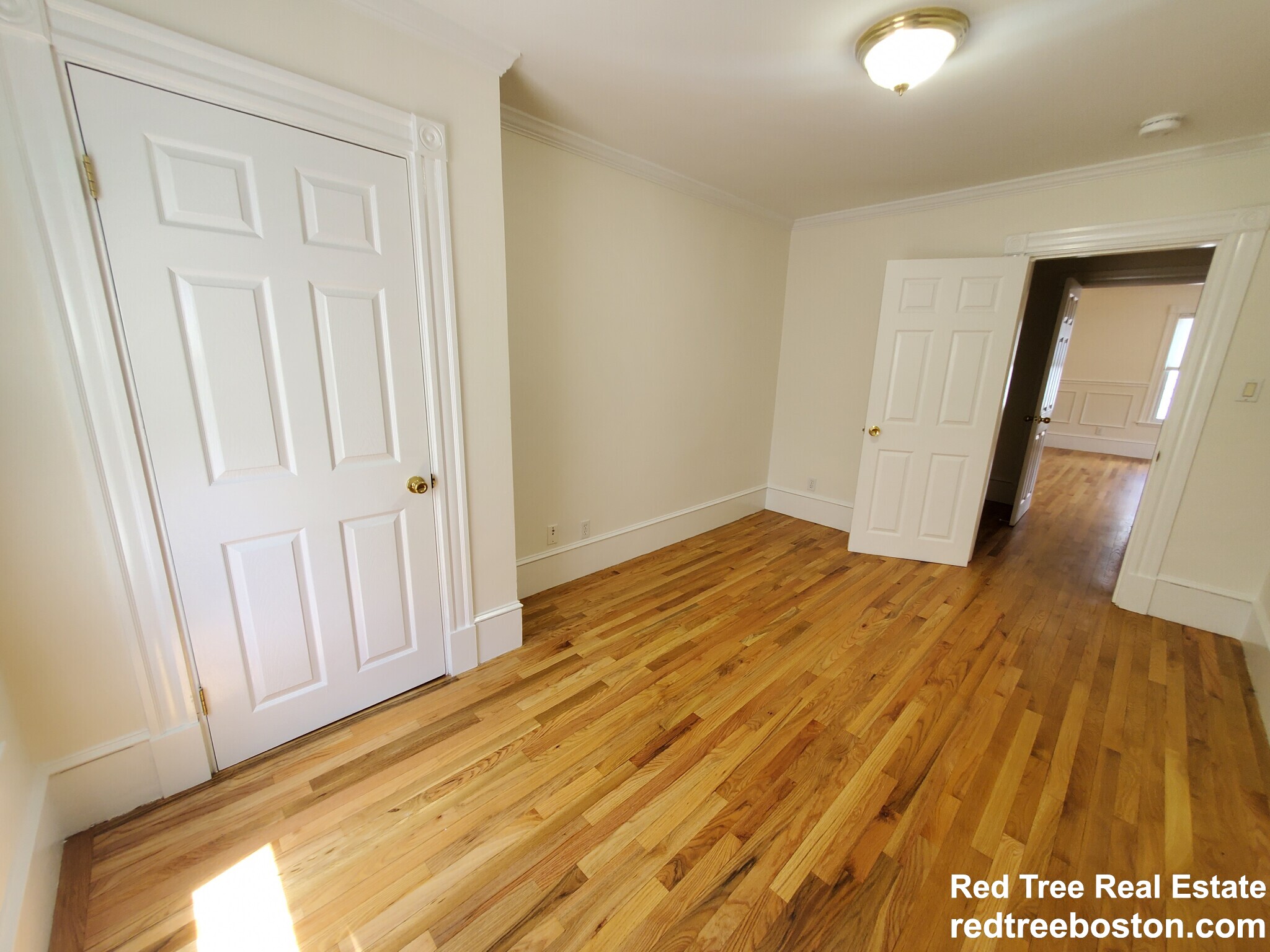 8 White Ave, Chestnut Hill