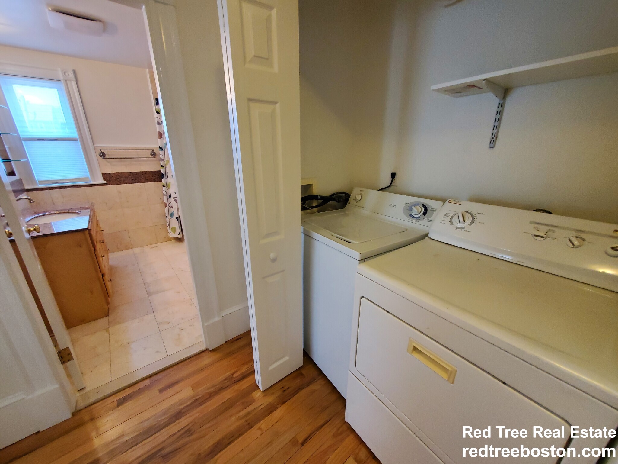 8 White Ave, Chestnut Hill