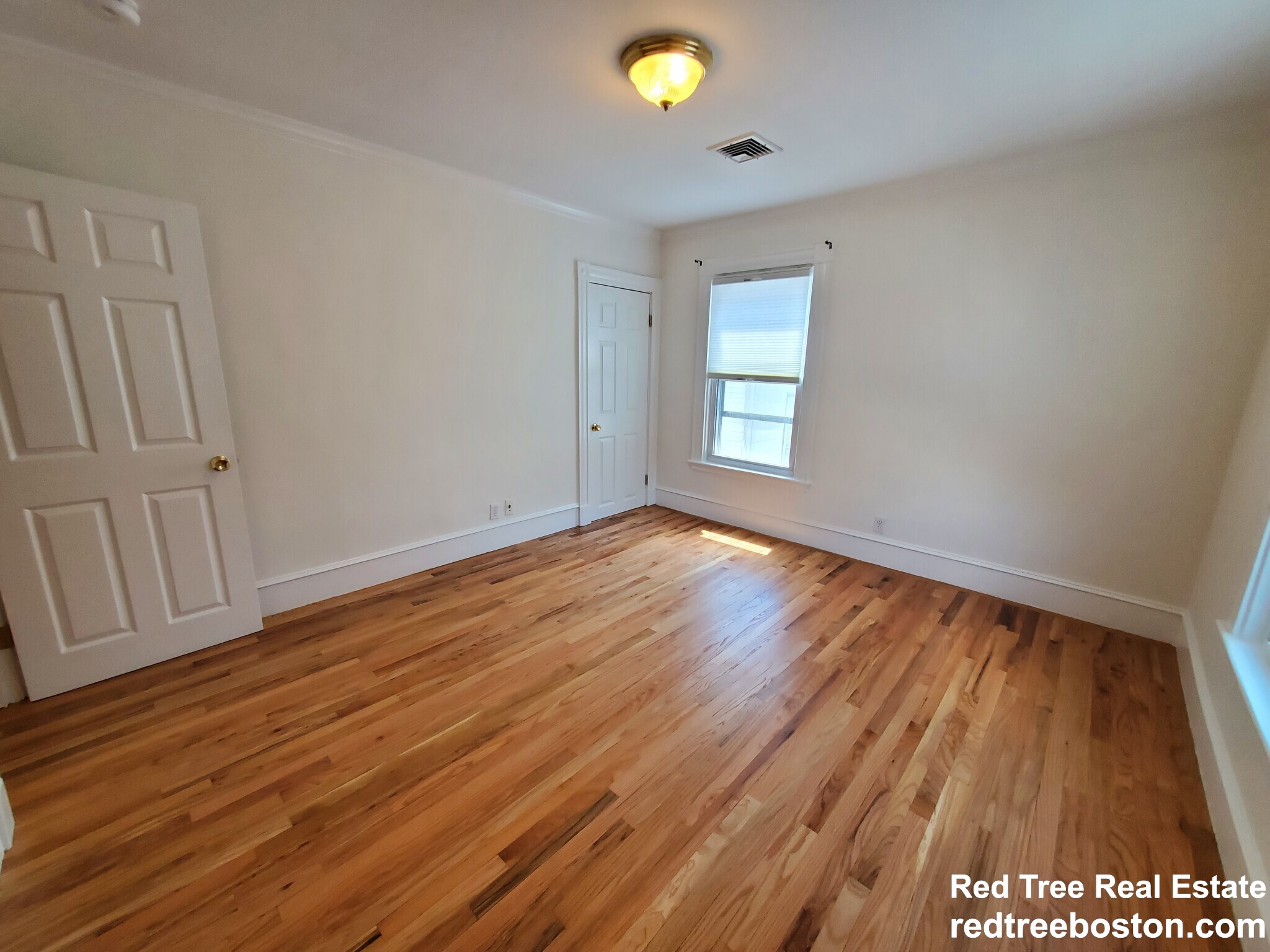 8 White Ave, Chestnut Hill