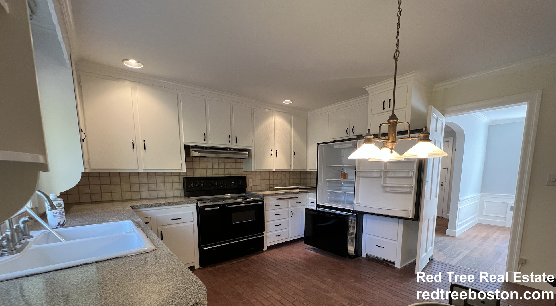 90 Bellingham Rd, Chestnut Hill