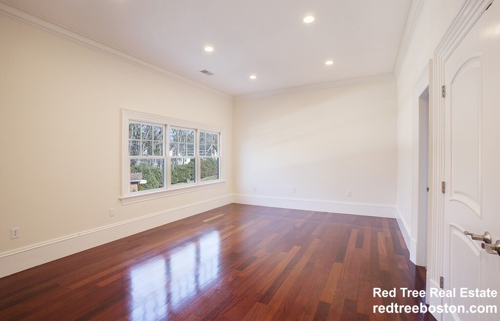 75 Woodfall Rd, Belmont