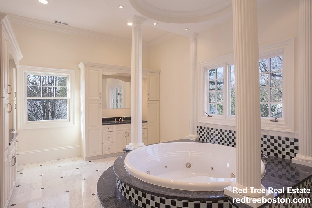 75 Woodfall Rd, Belmont