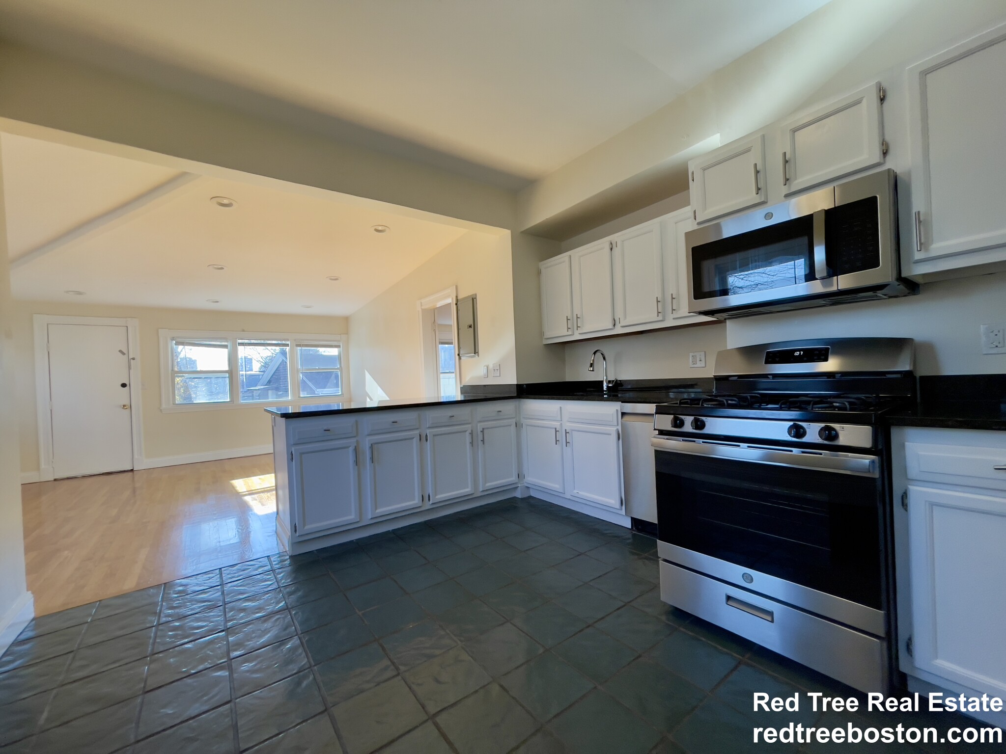 2572 Massachusetts Ave, North Cambridge