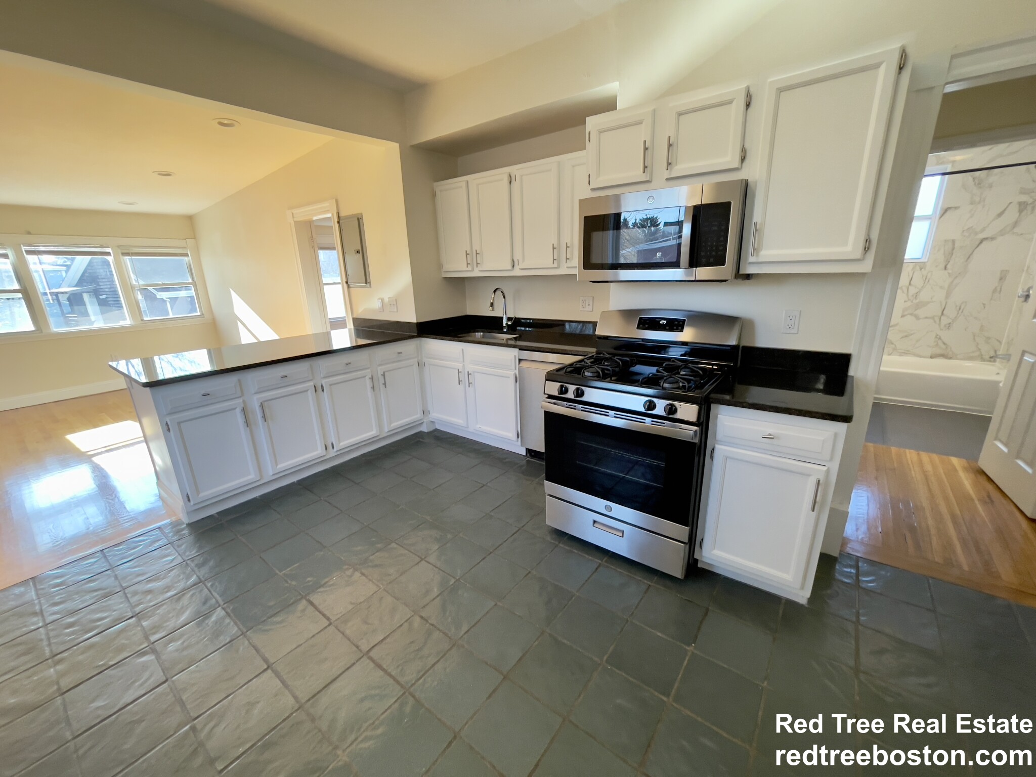 2572 Massachusetts Ave, North Cambridge