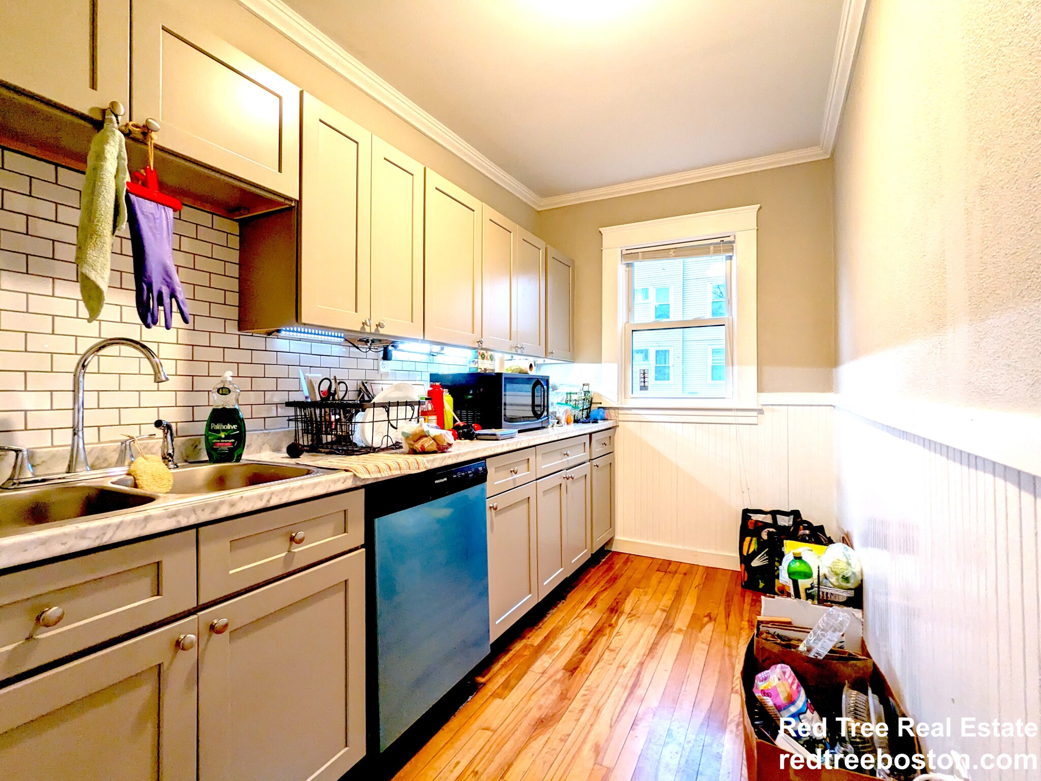 16 Fifth Ave, Oak Hill