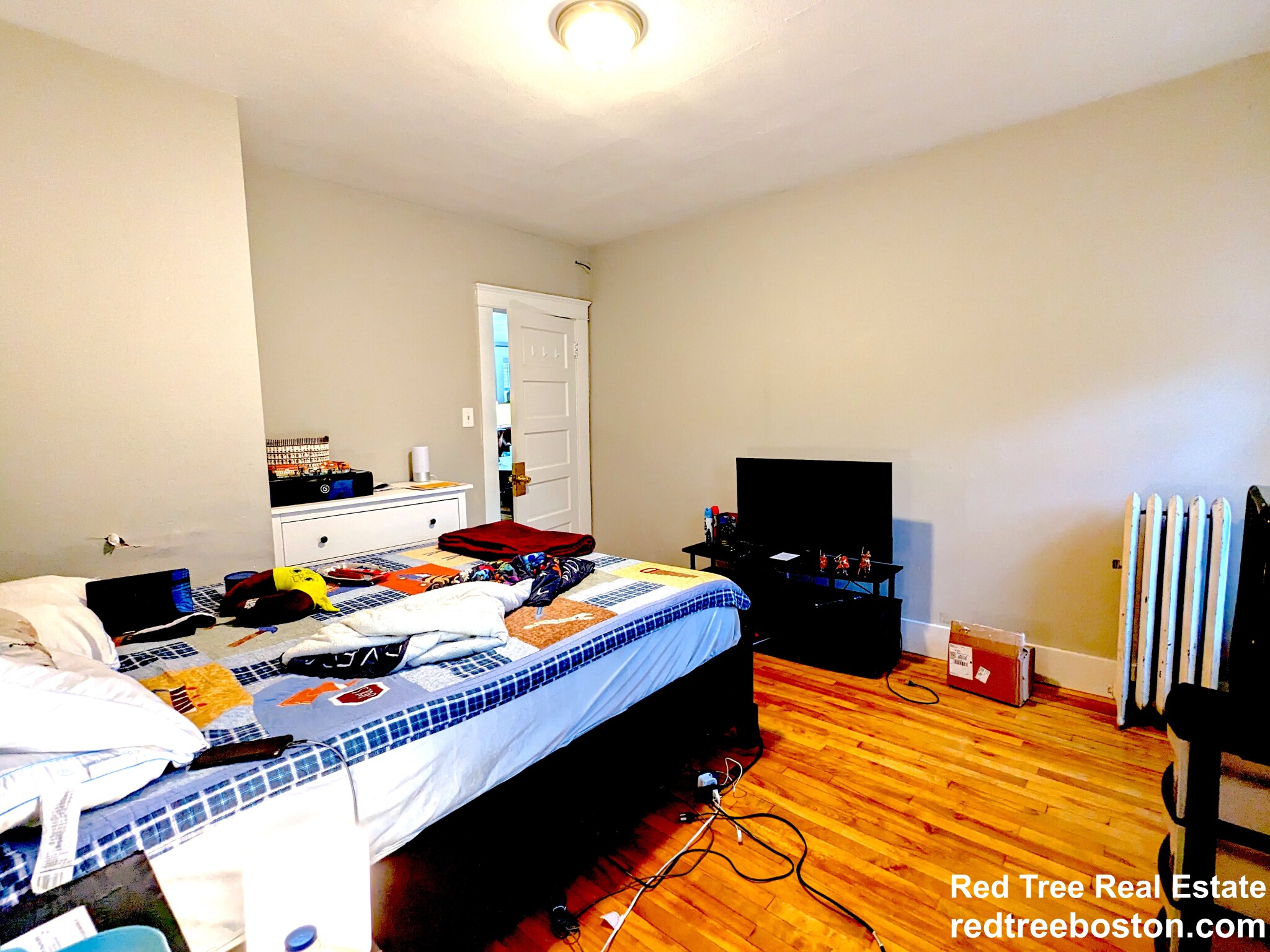 16 Fifth Ave, Oak Hill