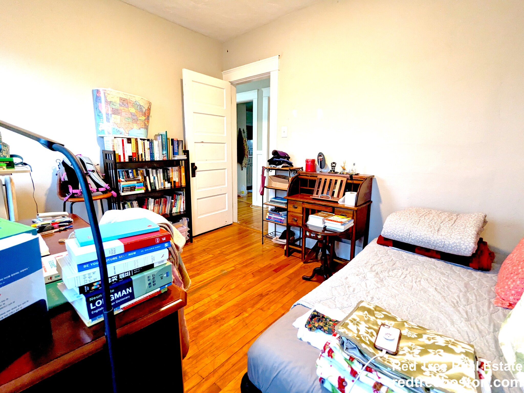 16 Fifth Ave, Oak Hill