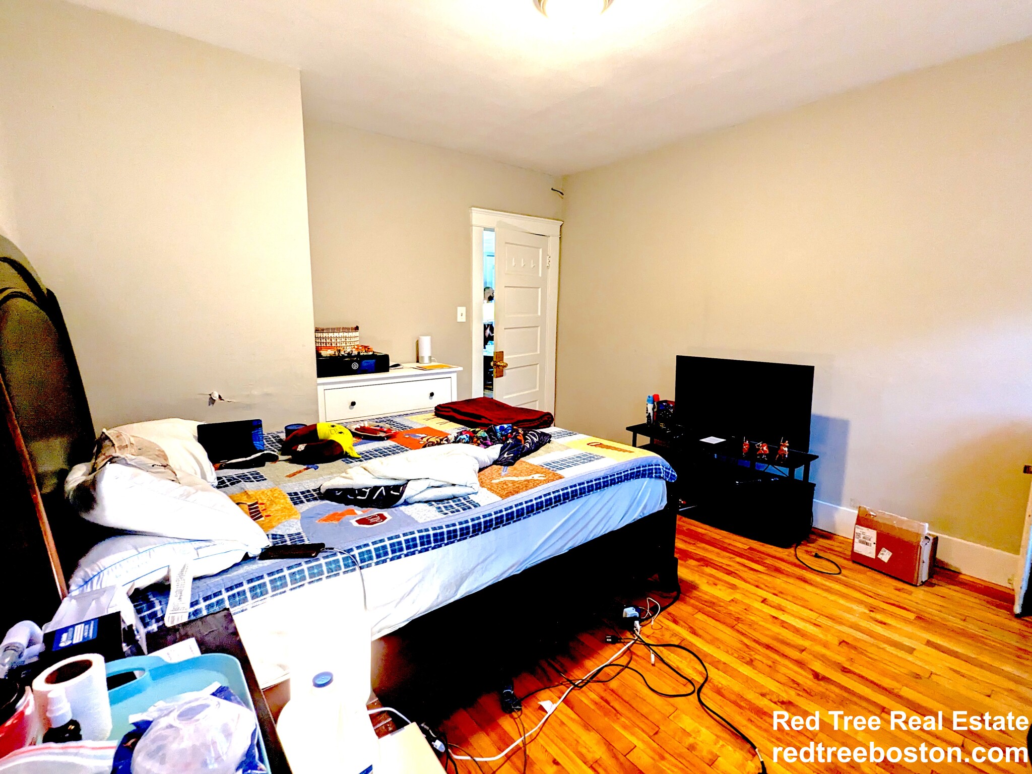 16 Fifth Ave, Oak Hill