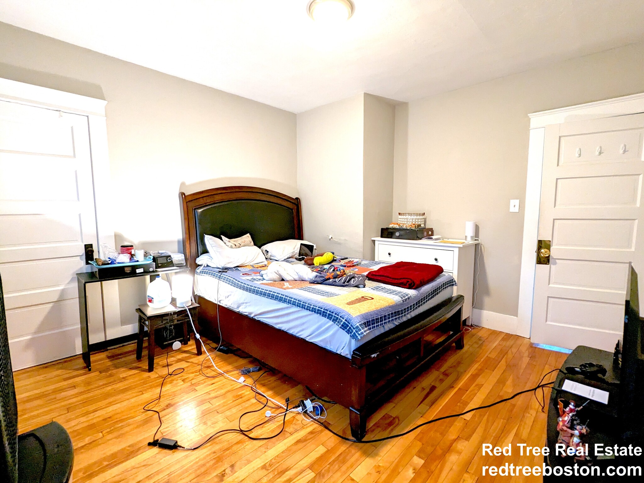 16 Fifth Ave, Oak Hill