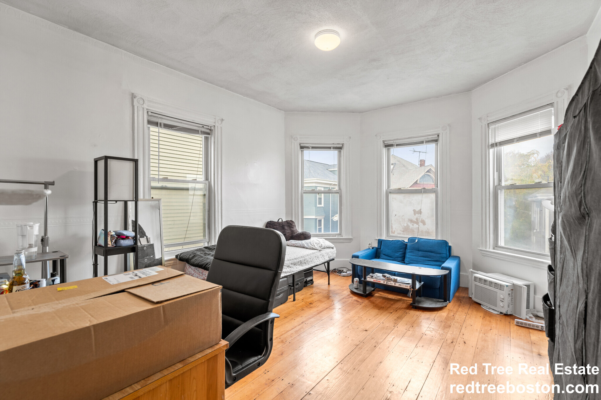 78 Hillside St, Mission Hill