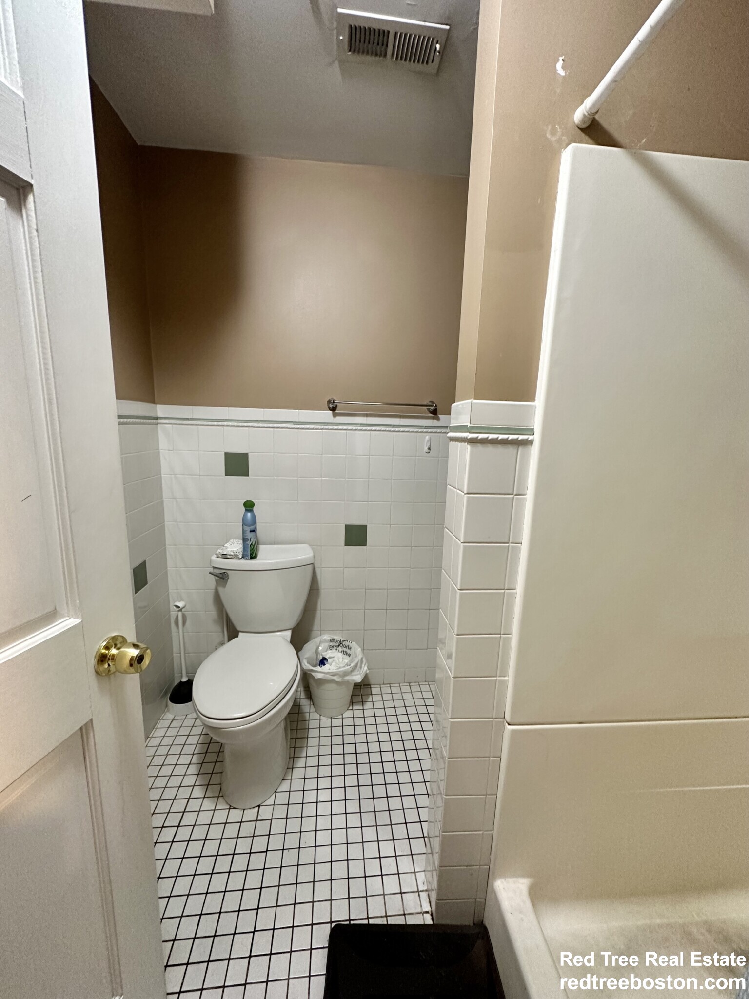 8 Saint Lukes Rd, Allston