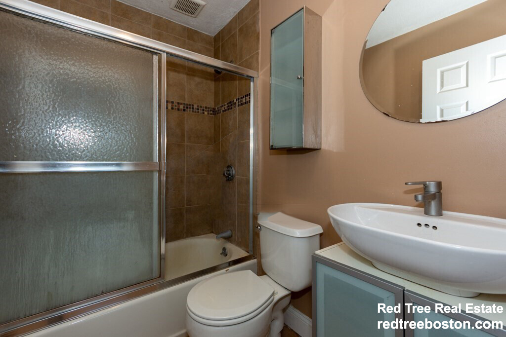 47 Gardner St, Allston