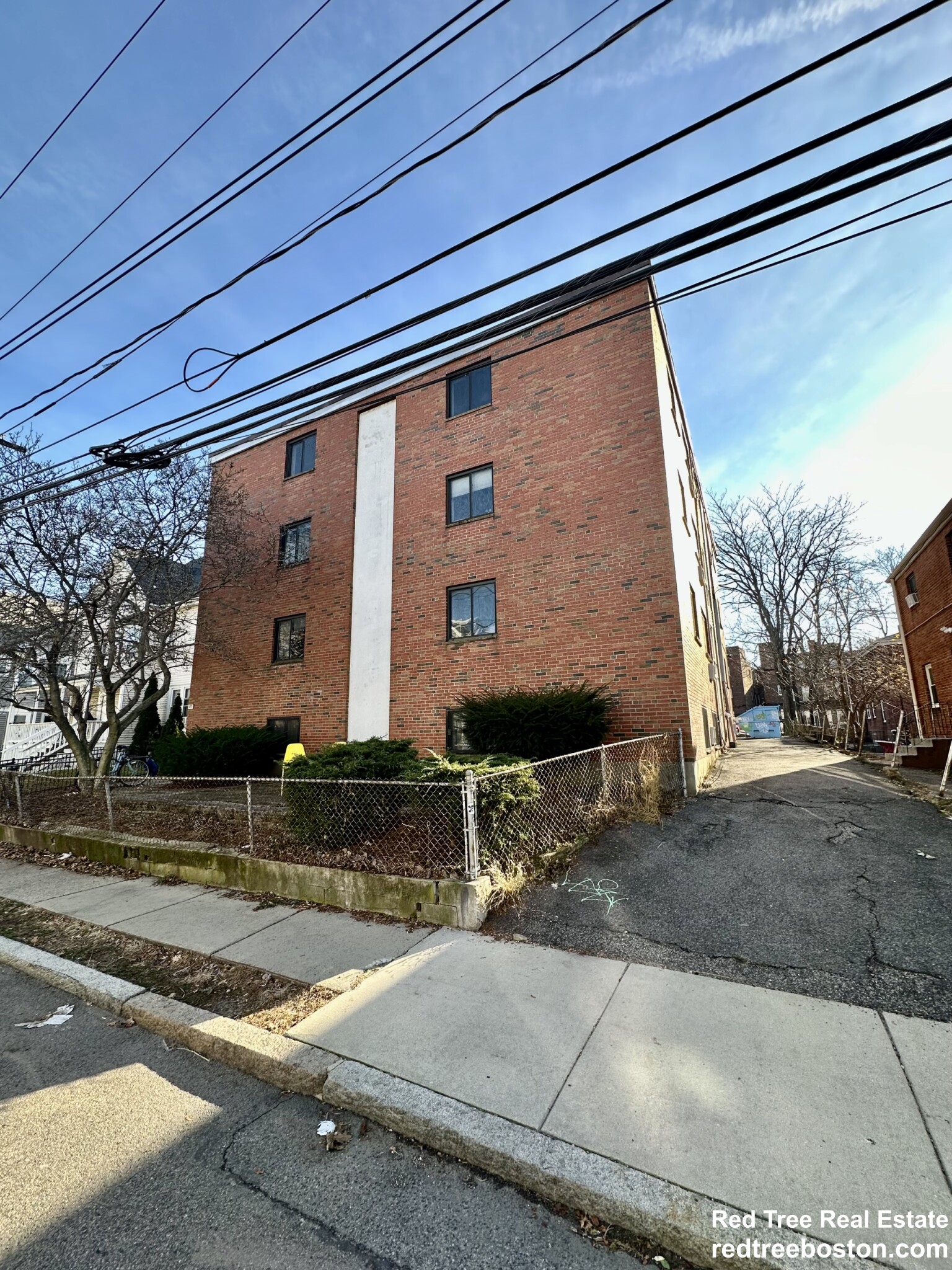 47 Gardner St, Allston