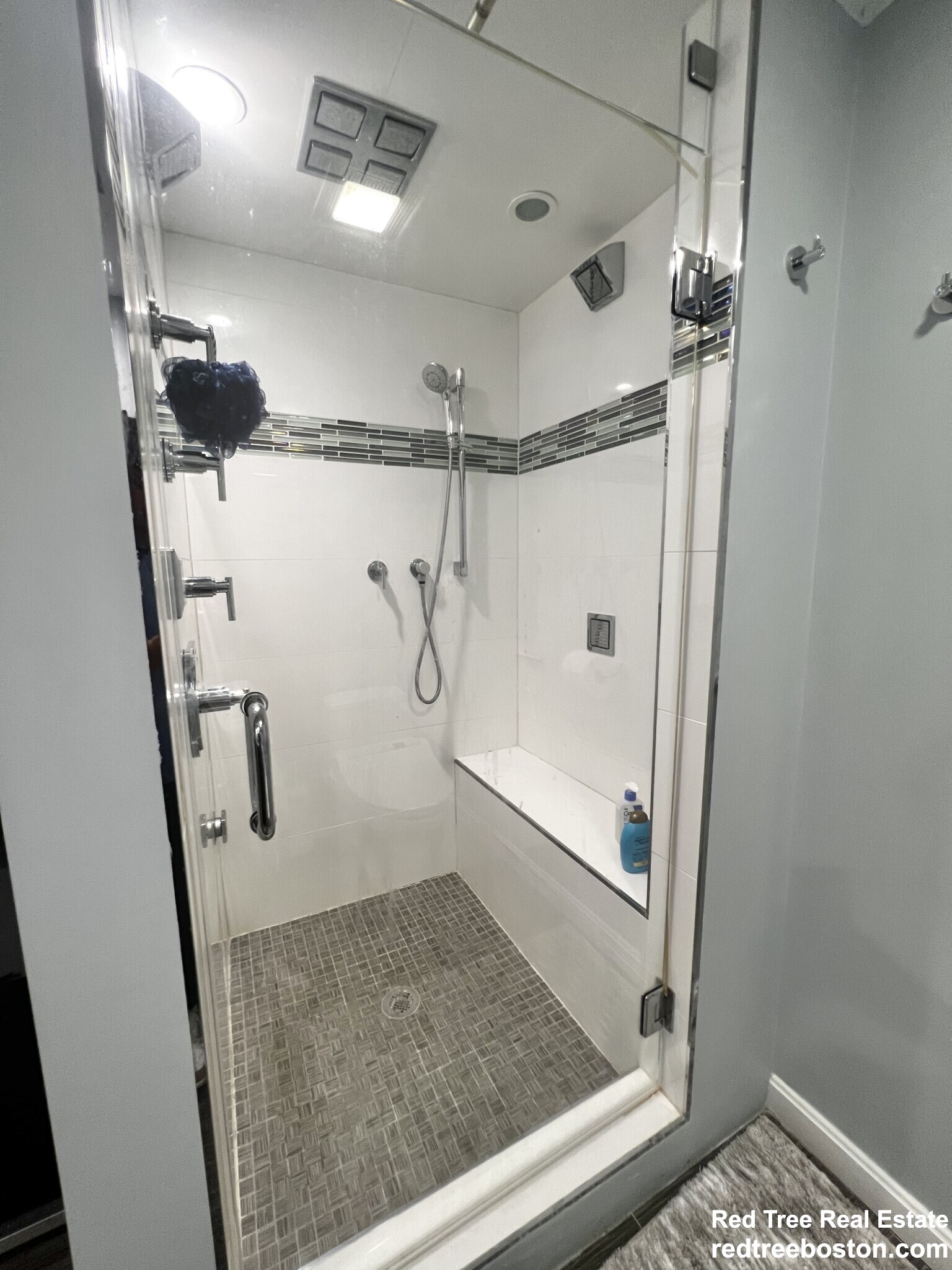 57 Broadlawn Park, Chestnut Hill