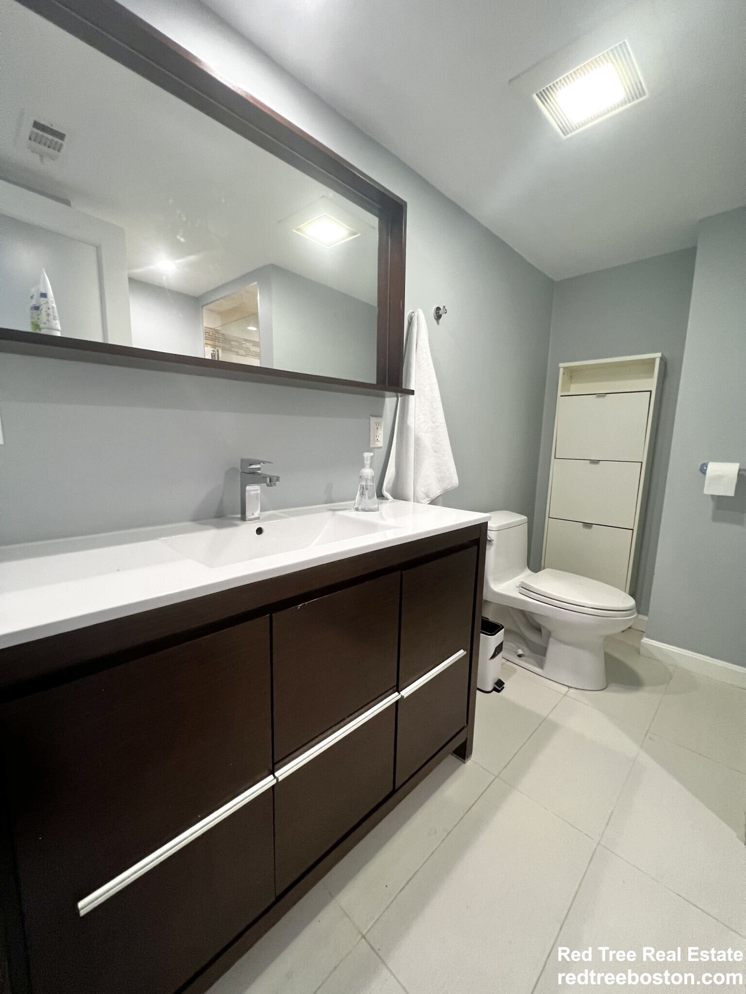 57 Broadlawn Park, Chestnut Hill